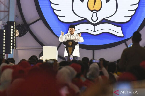 Presiden Prabowo Subianto menyampaikan pidato pada puncak peringatan Hari Guru Nasional 2024 di Jakarta International Velodrome, Jakarta, Kamis (28/11/2024). (FOTO: ANTARA/Hafidz Mubarak A)