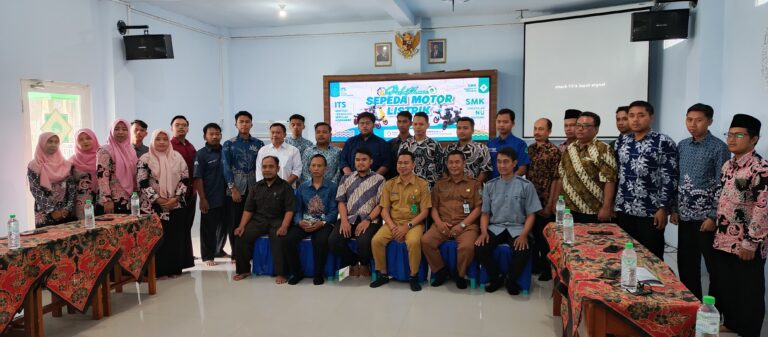 Pertama di Jombang, SMK Unggulan NU Mojoagung bersama ITS Surabaya Kembangkan Bengkel Service  Sepeda Motor Listrik