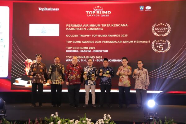 Bupati Jombang Raih Penghargaan TOP Pembina BUMD 2025 Atas Keberhasilan Empat BUMD Meraih Penghargaan Tingkat Nasional
